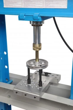 HBM Universeel Verstelbaar Persblok Voor Werkplaatspers 11 HBM Universeel Verstelbaar Persblok Voor Werkplaatspers -Werkplaats Expert 1hbm 177 1.jpg 1200x600 5067aebc88