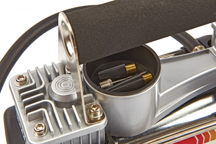 HBM 12 Volt Compressor Met Toebehoren In Draagtas 5 HBM 12 Volt Compressor Met Toebehoren In Draagtas - Afbeelding 3