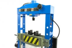 HBM 50 Ton Professionele Raamwerkpers, Werkplaatspers Met Veiligheidsrek 13 HBM 50 Ton Professionele Raamwerkpers, Werkplaatspers Met Veiligheidsrek -Werkplaats Expert hbm 068 119.jpg 1200x600 e0cc4ebc88