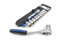 Hyundai 12 Delige Dopsleutel Sets CrV Kunststof Houder 17 Hyundai 12 Delige Dopsleutel Sets CrV Kunststof Houder -Werkplaats Expert hbm 470 3.jpg 1200x600 b4e20ebc88